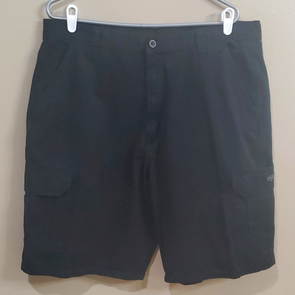 Mens Size 38 Black Wrangler Carpenter shorts
